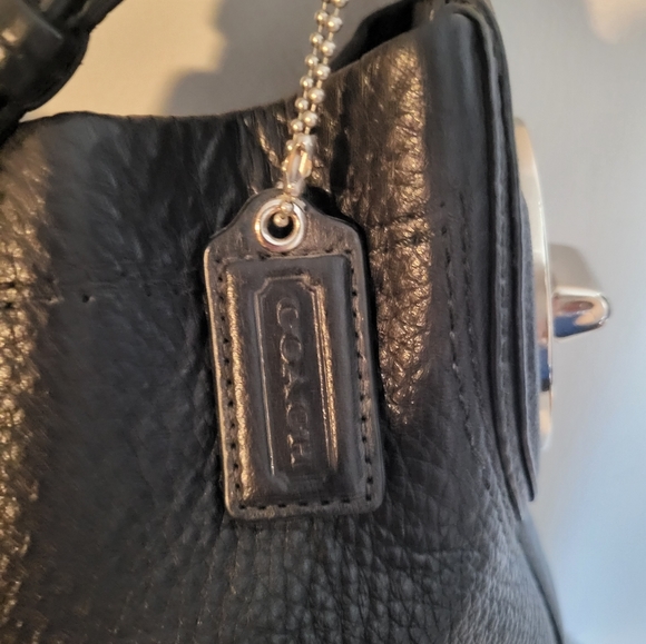 COACH BLACK LEATHER shoulder bag. Excellent condition. - Picture 8 of 11